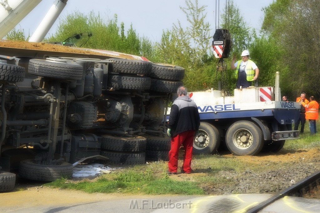 Schwerer VU LKW Zug Bergheim Kenten Koelnerstr P423.JPG - Miklos Laubert